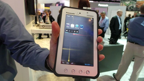 CES 2013 : Panasonic JT-B1 Toughpad, une tablette de 7 pouces dédiée au monde professionnel