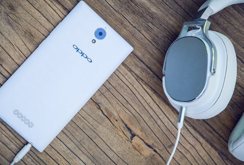 Oppo U3 : la phablette d’Oppo et son étrange accessoire sont officiels