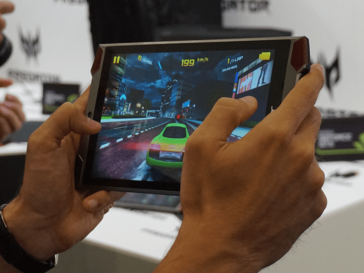 Prise en main de l'Acer Predator 8 : un Intel Atom X7 aux lourdes responsabilités