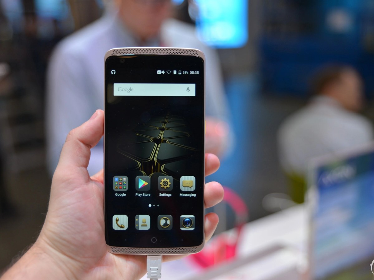 Prise en main du ZTE Axon Elite, des caractéristiques très correctes pour 419 euros