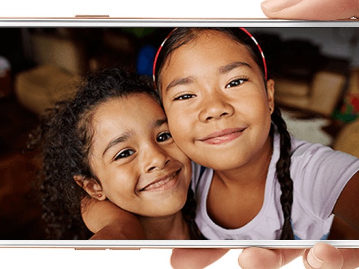 L'Oppo F1S est officiel et se veut
