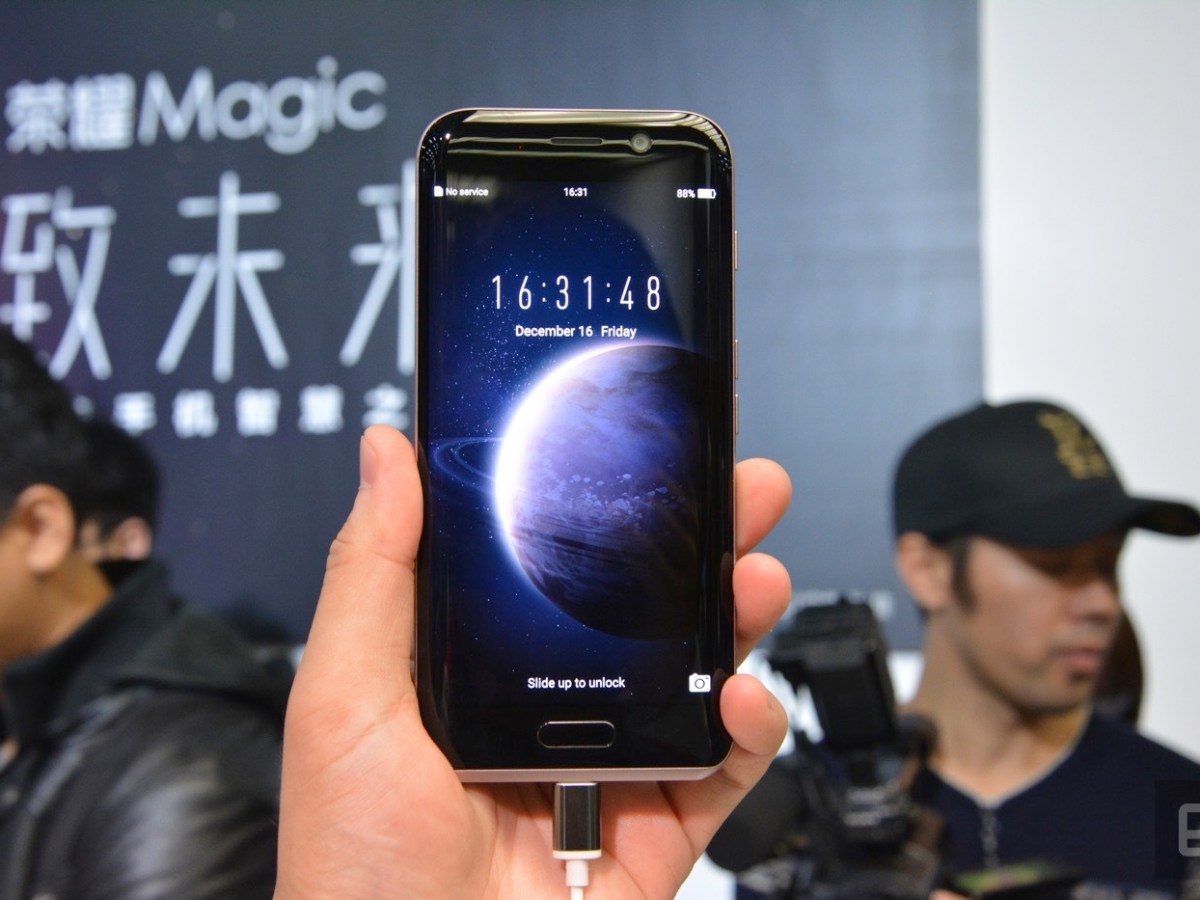 Prise en main du Honor Magic, la presse tech semble plutôt séduite