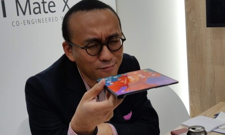 Huawei Mate X : un smartphone qui ne s'utilise pas au lit - MWC 2019