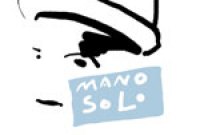 Mano Solo se produit solo avec l'aide des internautes
