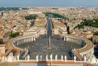 Le Vatican veut protéger les droits d'auteur du Pape