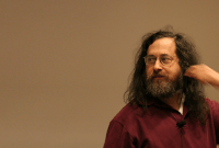 Richard Stallman égratigne l'arrivée de Valve sur Linux