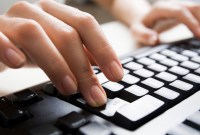 Même le clavier AZERTY se personnalise : comment saisir des caractères spéciaux sous Windows