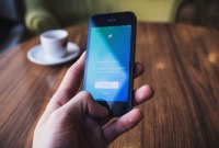 Aux États-Unis, Twitter sanctionne les comptes qui insultent des élus