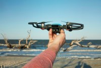 DJI lance Spark, un drone caméra léger et polyvalent