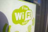 Vous ne lisez pas les CGU des réseaux Wi-Fi ? Vous pourriez récurer des WC