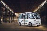 Les navettes autonomes et électriques de Navya arrivent sur l'esplanade de La Défense