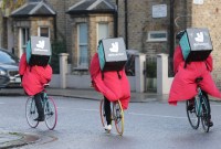 L'assurance créée par Deliveroo ne suffit pas à apaiser l'inquiétude des coursiers