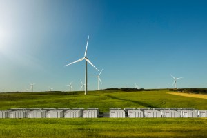 En Australie, l'immense ferme de batteries de Tesla a été utilisée pour la première...