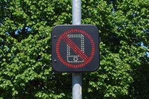 Au Royaume-Uni, des panneaux détectent si les conducteurs téléphonent