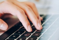 Sur les réseaux sociaux, le gouvernement veut imposer un « contre-discours républicain »