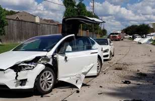 Une Tesla résiste à un crash d'avion : « pas une égratignure » pour...