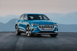 Pas assez de batteries ? Audi pourrait produire moins de SUV électriques en 2019...