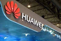 Toujours plus : Huawei pourrait sortir un téléphone capable de prendre des photos en...