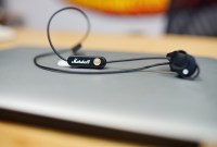 Test des Marshall Minor II Bluetooth : une écoute plaisante mise à rude épreuve