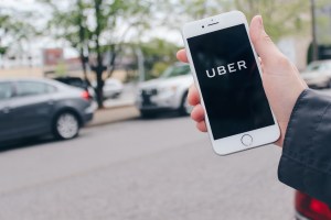 À Londres, ceux qui ne prendront pas un Uber électrique paieront leurs courses plus...
