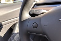Tesla : l'Autopilote commence à signaler les feux rouges aux conducteurs