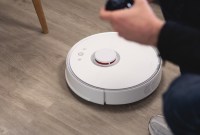 Roborock S5 : on a laissé un aspirateur robot à 400 euros faire le...