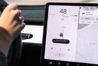 Tesla : une mise à jour de l’Autopilote plus rassurante lors des changements de...