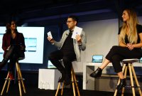 Pourquoi Microsoft n'a pas choisi un écran pliable pour ses Surface Duo et Neo