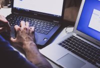 Meurtre de Samuel Paty : l’anonymat en ligne n’est pas le problème, mais il...