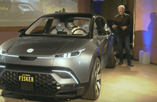 Le SUV électrique de Fisker gagne 1 600 km d'autonomie par an grâce à...
