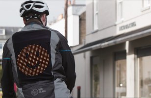 Ford veut protéger les cyclistes avec une veste... emoji