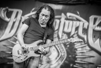 Twitch bannit le guitariste de DragonForce parce qu'il jouait... du DragonForce