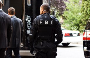 Tesla est la cible d'une enquête du FBI à cause de la production de...