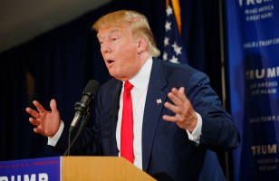 Parce qu'il a une dent contre General Motors, Donald Trump blâme la voiture électrique