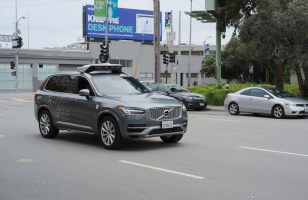 Après plusieurs désastres, Uber met un « stop » à la conduite autonome
