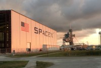 SpaceX a le feu vert pour lancer Starlink, son projet d’Internet satellite très haut...