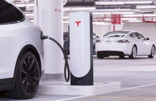 Augmentation du prix aux Superchargeurs : malgré son avance, Tesla marche sur un fil