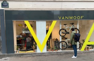 « Le Tesla des vélos » VanMoof pose ses valises en France et dévoile...