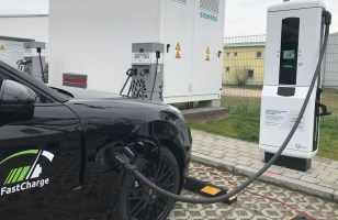 Ce nouveau chargeur rapide de voiture électrique est 3,5 fois plus puissant que ceux...