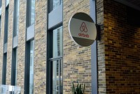 Airbnb en crise après une enquête sur un vaste réseau d'arnaqueurs