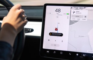 Tesla met à jour ses voitures pour toujours plus de sécurité