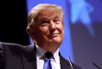 Le label de Nickelback neutralise un tweet de Donald Trump qui violait ses droits...