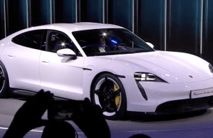 La Porsche Taycan aura finalement une petite autonomie, et c'est décevant