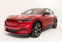 Ford Mustang Mach-E : tout savoir sur le redoutable SUV électrique aux 600 km...