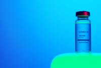 Cette info sur l’infection d’un infirmier après une dose du vaccin de Pfizer est mal présentée