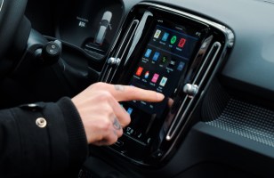 Pourquoi Volvo a eu raison de choisir Google pour son premier SUV 100 %...