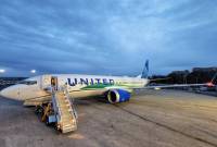 Un avion a réalisé le premier vol commercial avec 100 % de « carburant...