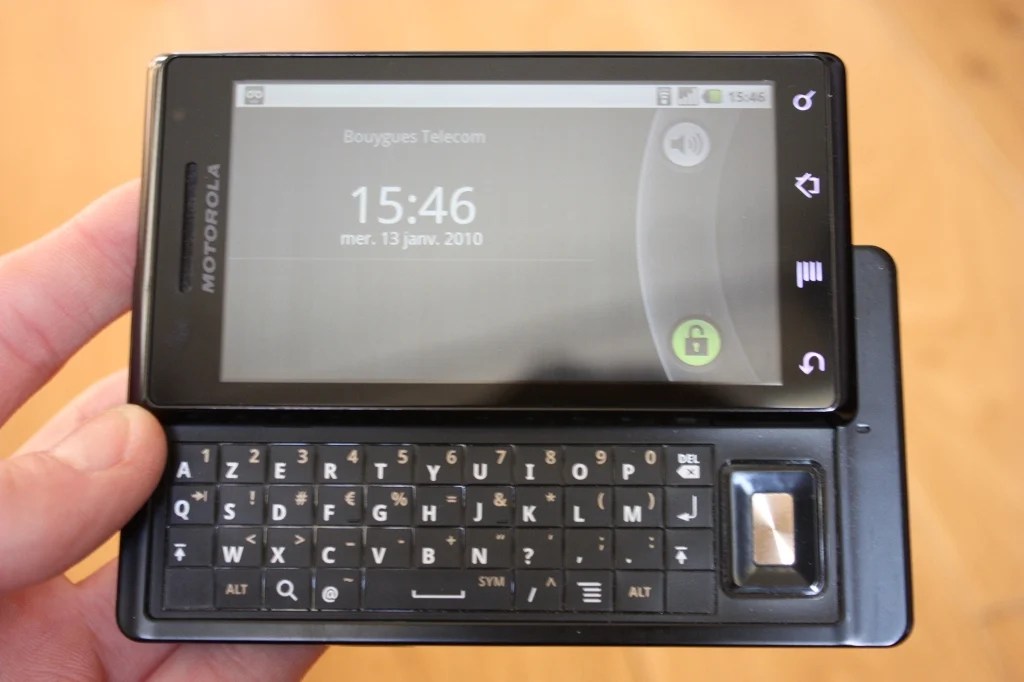 Nexus Two : un Motorola Droid+ sans clavier ?