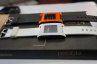 Prise en main de la montre Pebble Watch compatible Android et iOS