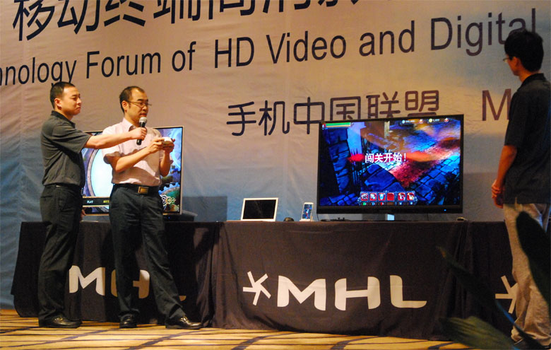 MHL 3.0 : la charge et le transfert 4K en simultané testés entre un Sony Xperia Z2 et une TV